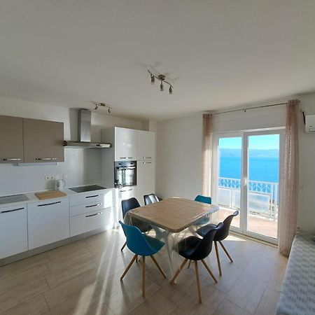 Apartman Leon Omiš Eksteriør bilde